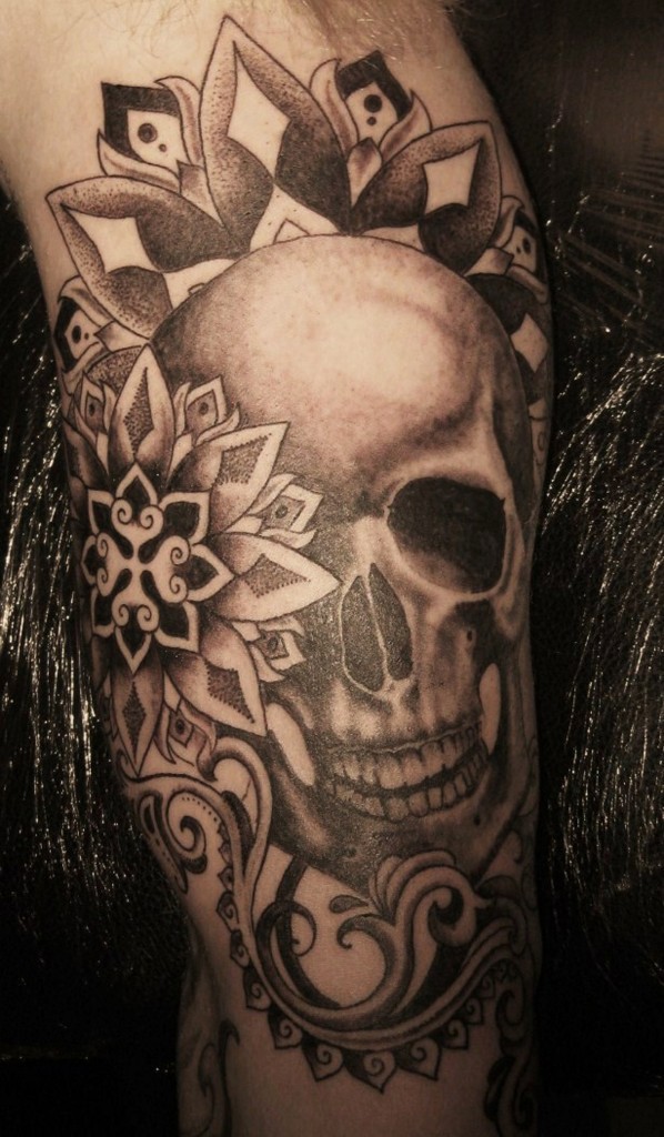 Pattern work - Realism - Dot work - Black & Grey.