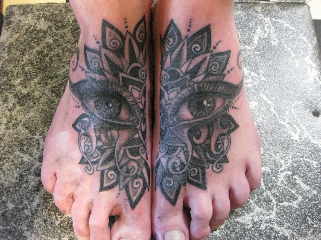 Pattern work - Realism - Dot work - Black & Grey.